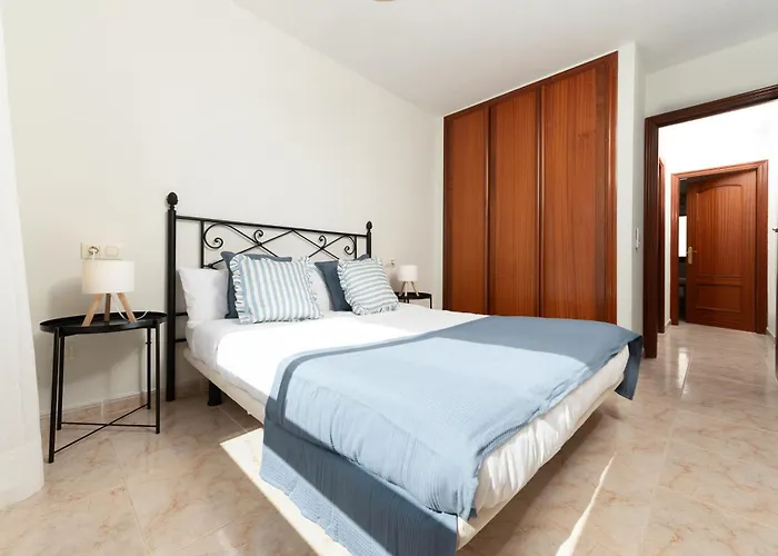 Olas - Coastal Escape With Charm & Comfort