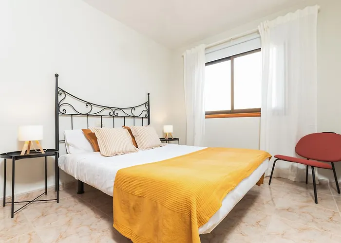 Olas - Coastal Escape With Charm & Comfort *