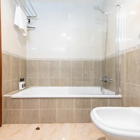 Apartment Olas - Coastal Escape With Charm & Comfort