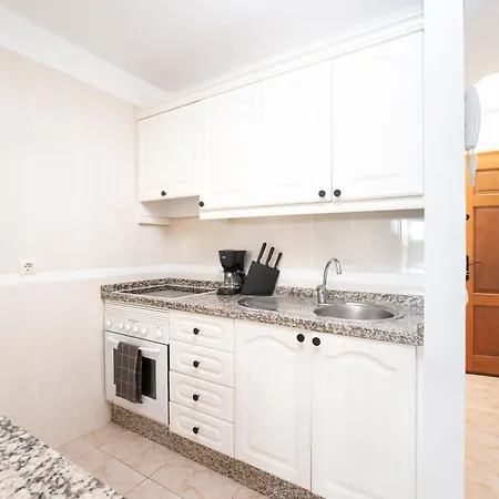 Olas - Coastal Escape With Charm & Comfort