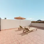 Olas - Coastal Escape With Charm & Comfort דירה אל מדאנו
