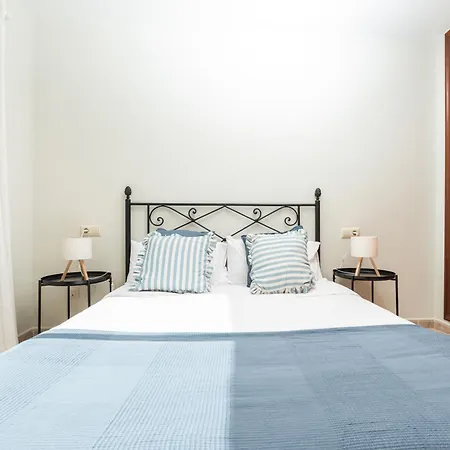 Olas - Coastal Escape With Charm & Comfort