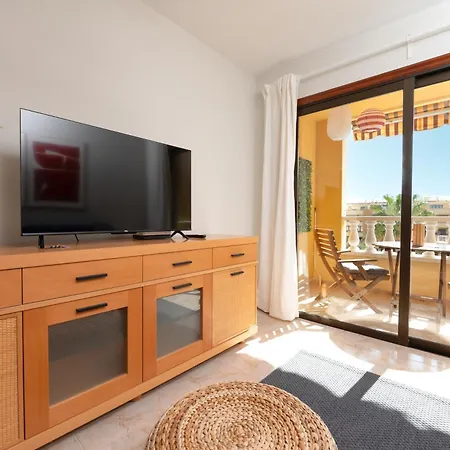 Appartement Olas - Coastal Escape With Charm & Comfort *