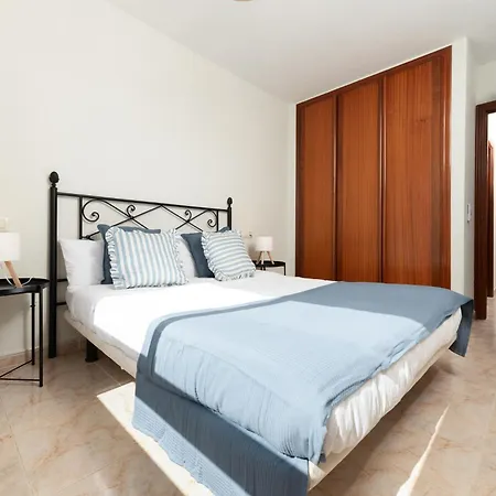 Olas - Coastal Escape With Charm & Comfort