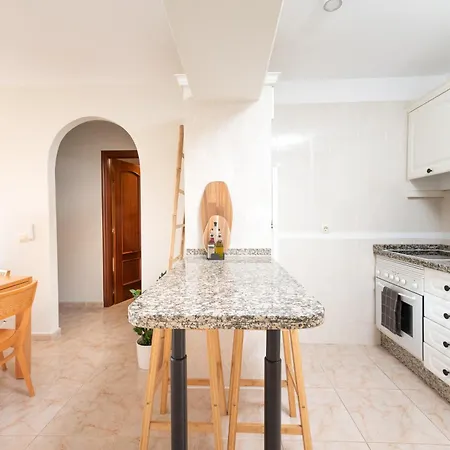 Olas - Coastal Escape With Charm & Comfort *