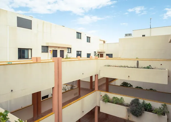 Apartment Olas - Coastal Escape With Charm & Comfort