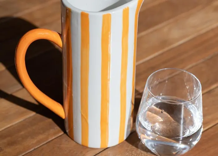 Olas - Coastal Escape With Charm & Comfort *