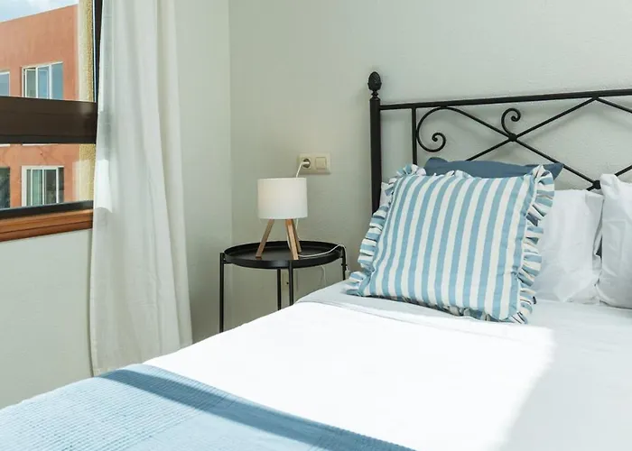 Olas - Coastal Escape With Charm & Comfort